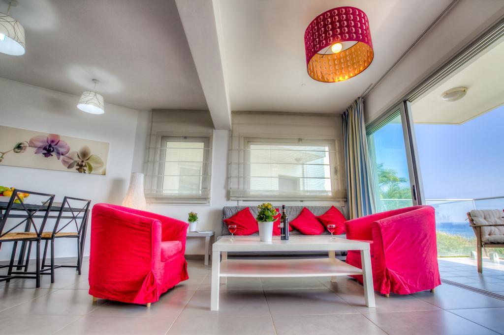 Beachfront Trident Protarász Kültér fotó