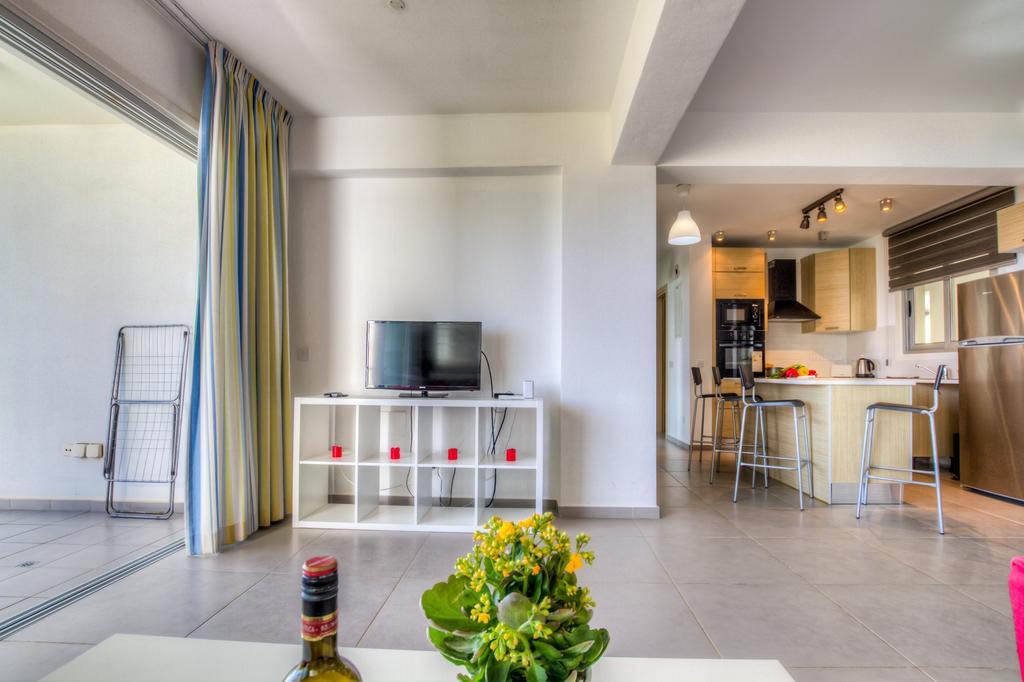Beachfront Trident Protarász Kültér fotó