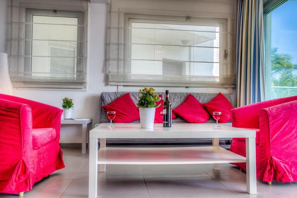 Beachfront Trident Protarász Kültér fotó