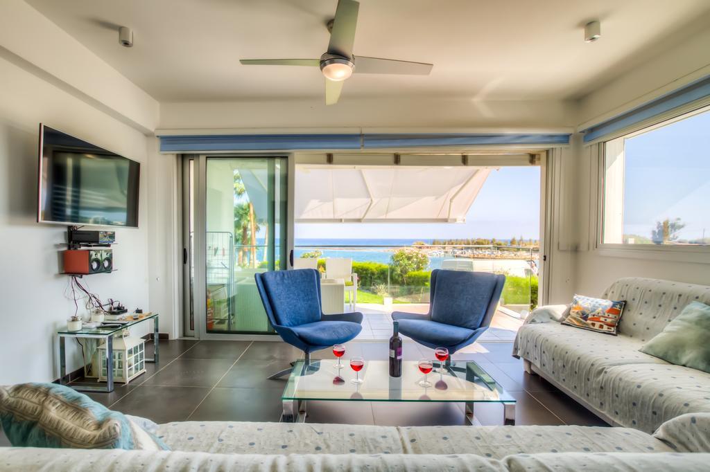 Beachfront Trident Protarász Kültér fotó