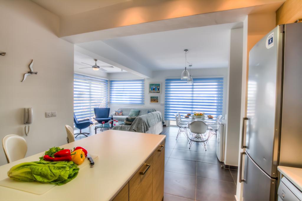 Beachfront Trident Protarász Kültér fotó