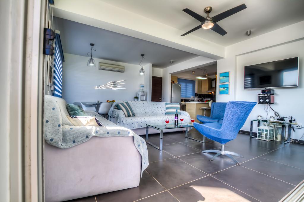 Beachfront Trident Protarász Kültér fotó