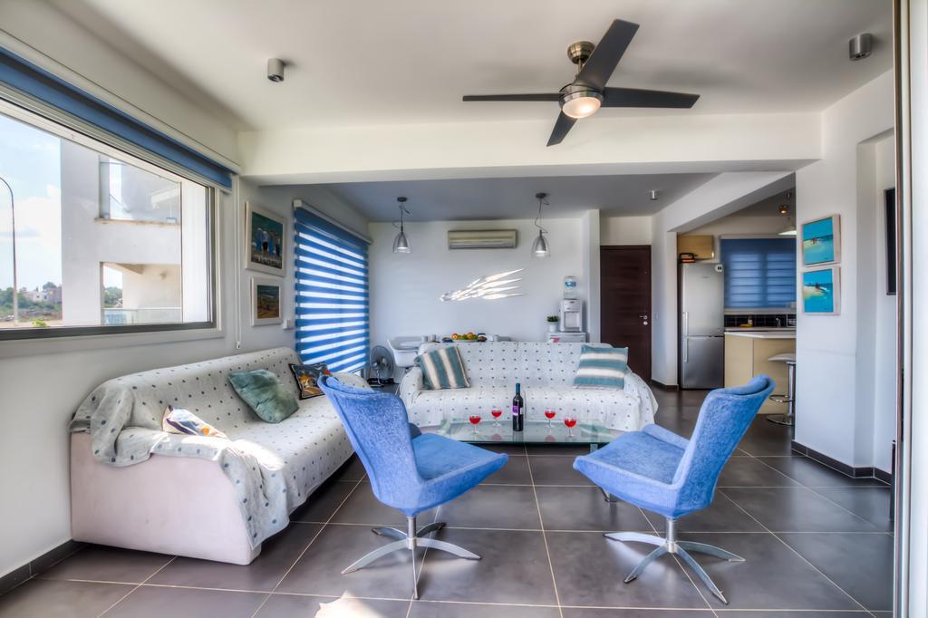 Beachfront Trident Protarász Kültér fotó