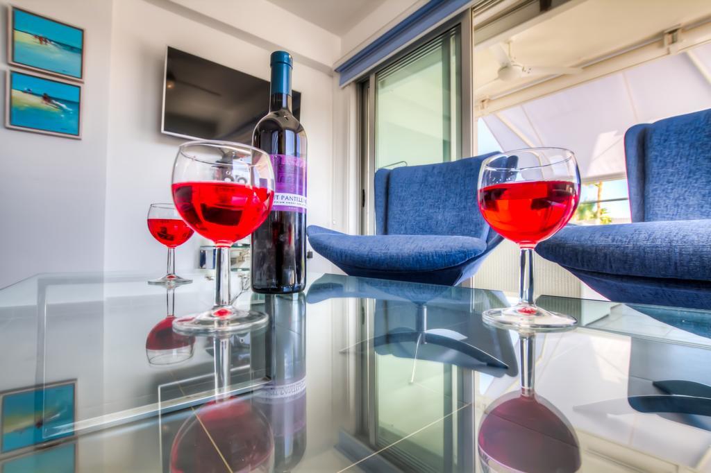 Beachfront Trident Protarász Kültér fotó