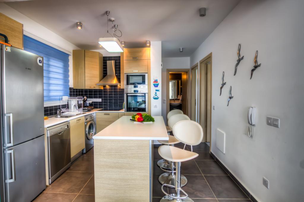 Beachfront Trident Protarász Kültér fotó