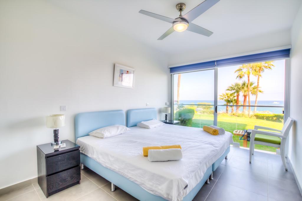 Beachfront Trident Protarász Kültér fotó
