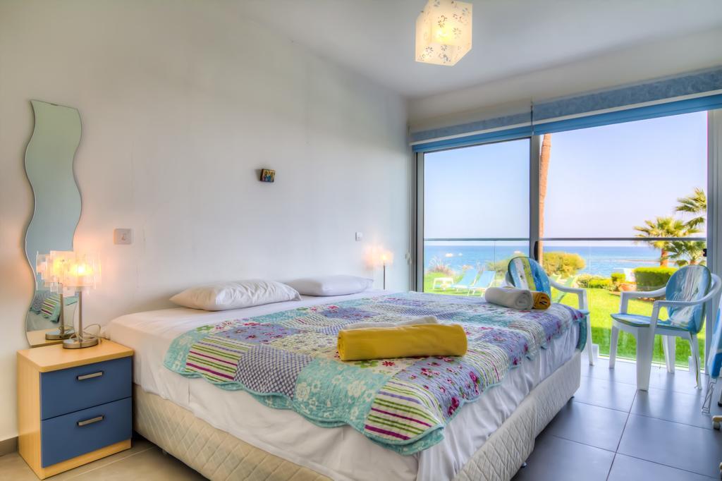 Beachfront Trident Protarász Kültér fotó