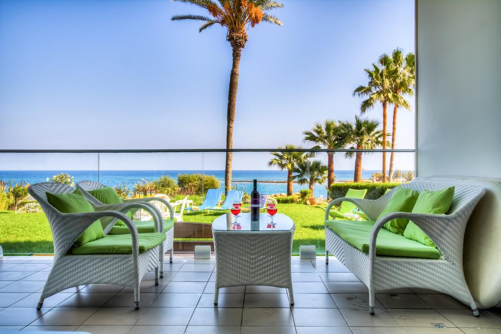 Beachfront Trident Protarász Kültér fotó