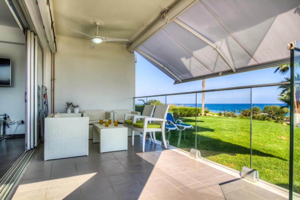 Beachfront Trident Protarász Kültér fotó