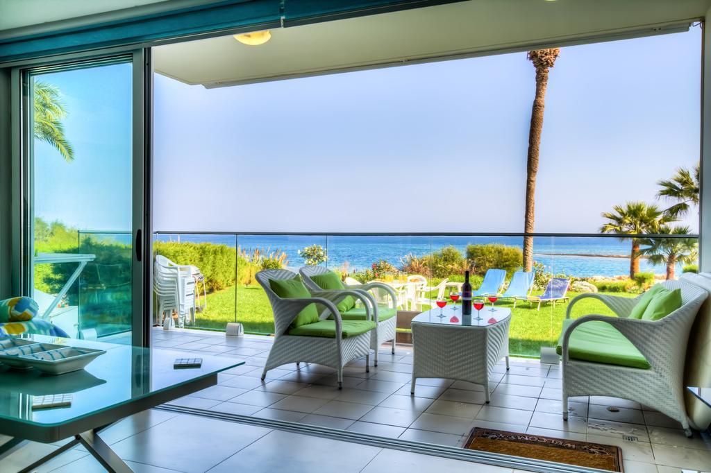 Beachfront Trident Protarász Kültér fotó