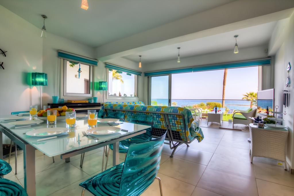 Beachfront Trident Protarász Kültér fotó
