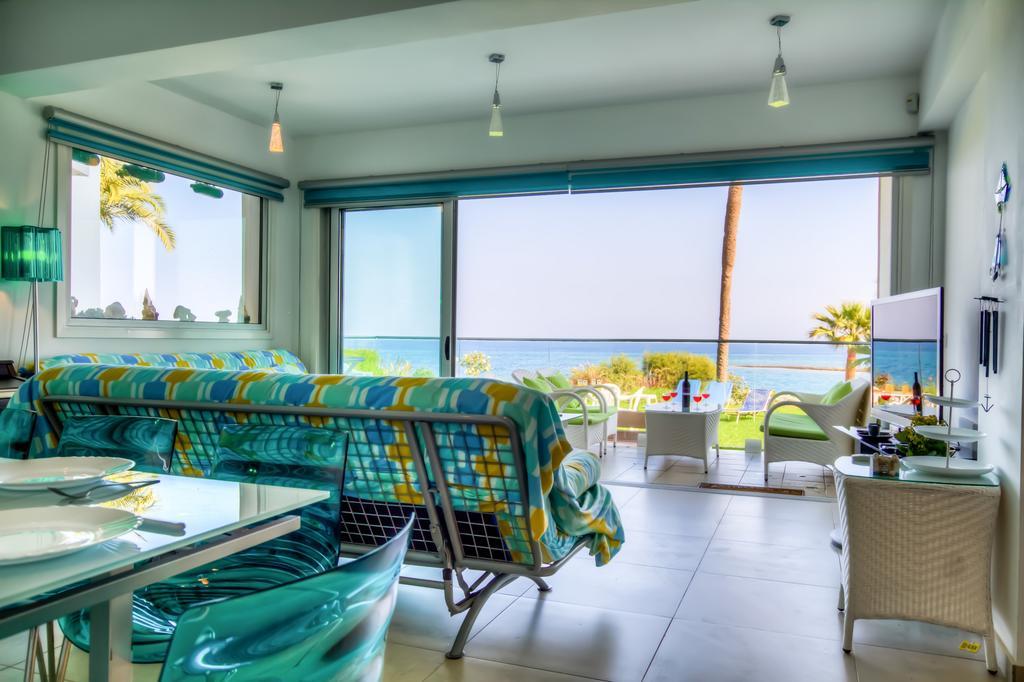 Beachfront Trident Protarász Kültér fotó