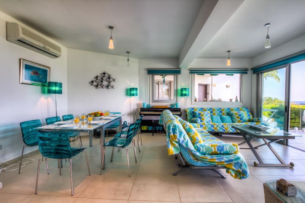 Beachfront Trident Protarász Kültér fotó